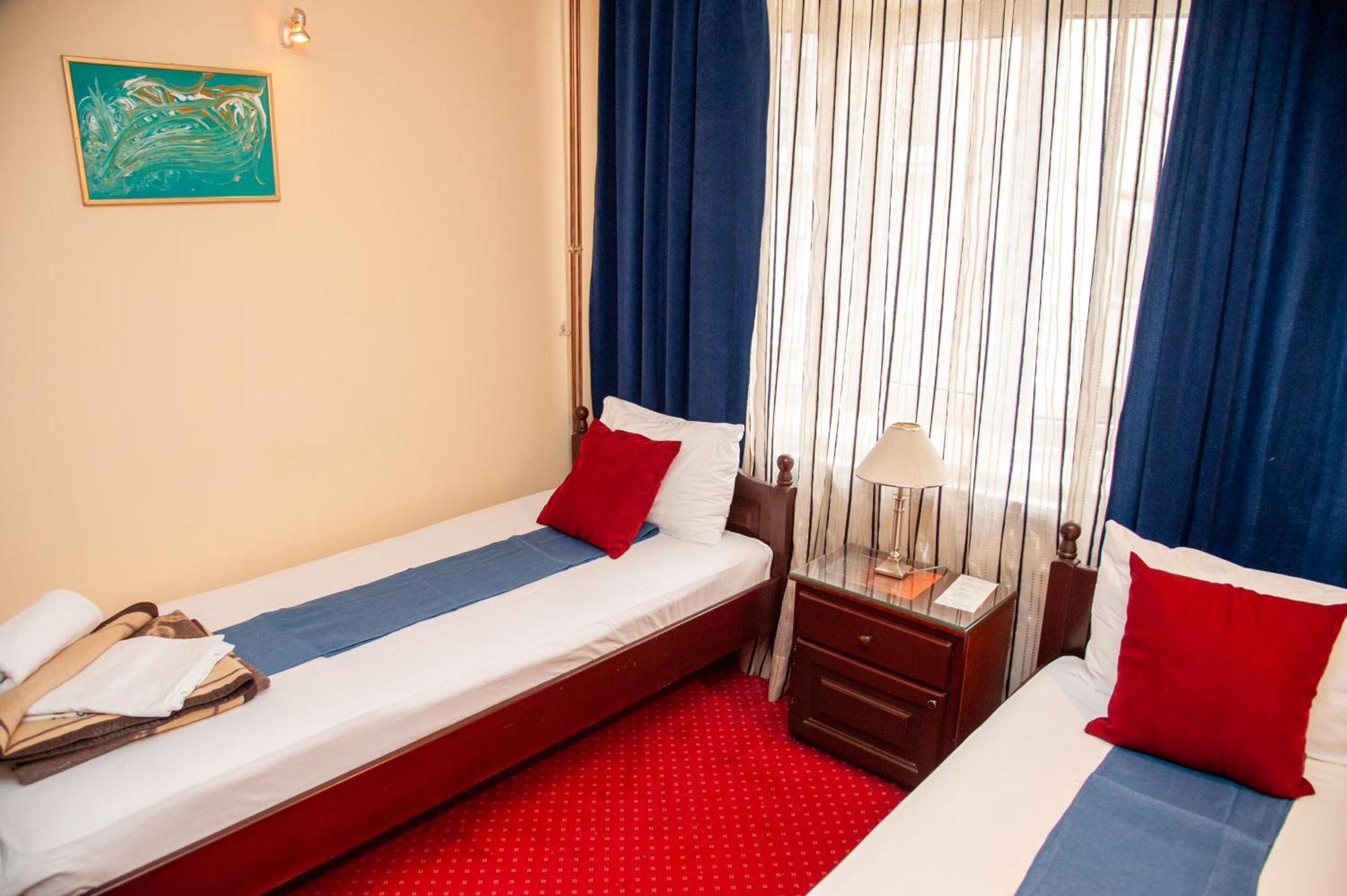 Hotel North City Titova Mitrovica エクステリア 写真