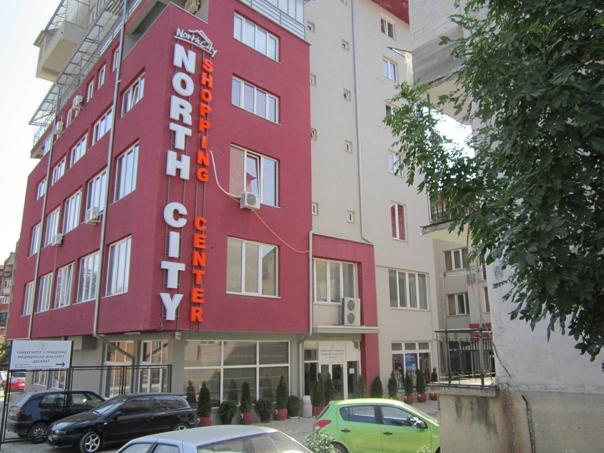 Hotel North City Titova Mitrovica エクステリア 写真